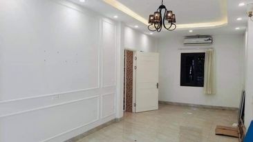 Nhà Trần Quốc Hoàn, Cầu Giấy, Ô tô tránh mặt tiền khủng, Kinh doanh đỉnh, 56mx4tầng, giá10.8 tỷ