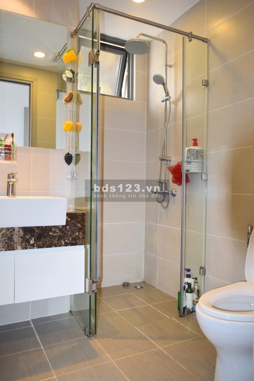 Cần bán căn hộ Gold View Quận 4 dt 80m2, 2PN, 2WC, giá sốc 3.850 tỷ bao hết