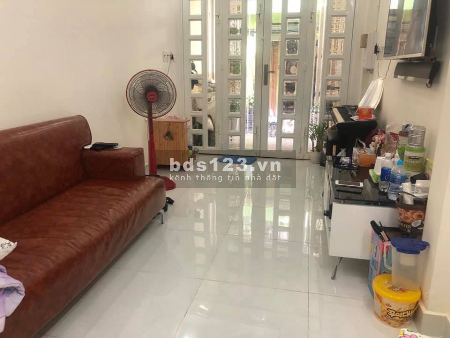 Bán nhà đường Nguyễn Trãi Quận 1, DT 30m, 2 tầng, Giá 4,1 tỷ.