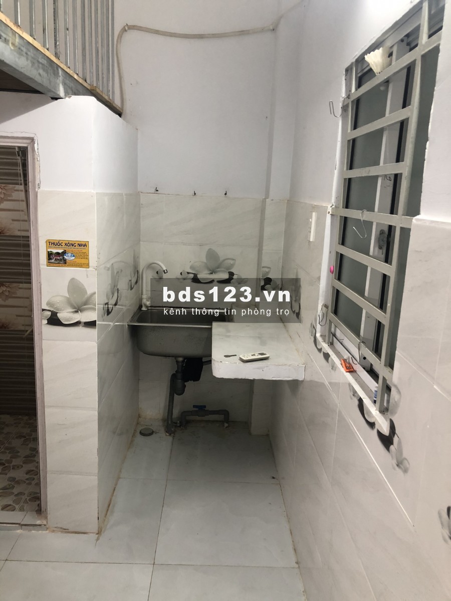 Phòng trọ rất đẹp, Nội Thất: Máy lạnh + Tủ Lạnh, gác lửng + kệ bếp gần AEON MALL