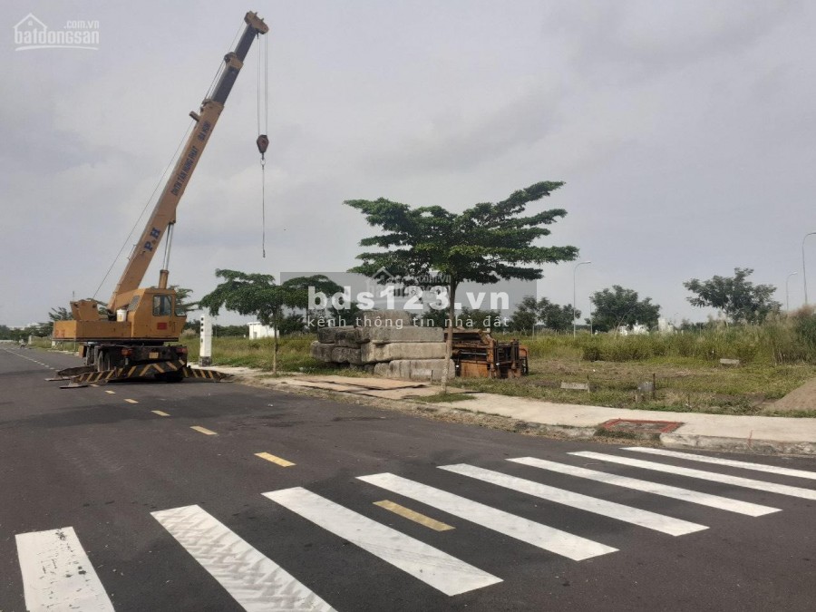Cần bán gấp nền đất trung tâm Cần Giuộc, 2 mặt tiền, quy hoạch đẹp, điện âm. Có hỗ trợ trả góp, giá từ 1.236 tỷ/lô sổ đổ sở hữu lâu dài LH 0931118655