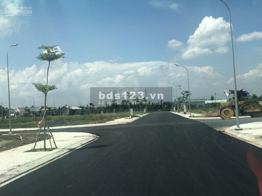 Cần bán 05 nền 80m2 dự án Hiệp Phước Harbour View. Giá 1,5 tỷ đã thanh toán 40%, sổ đỏ sở hữu lâu dài LH 0931118655