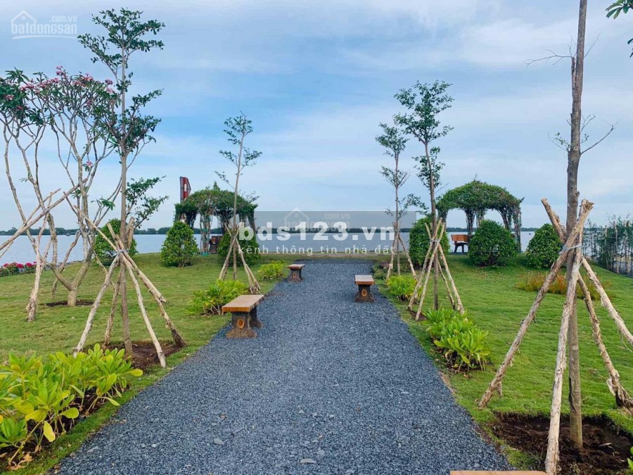 Cần bán 05 nền 80m2 dự án Hiệp Phước Harbour View. Giá 1,5 tỷ đã thanh toán 40%, sổ đỏ sở hữu lâu dài LH 0931118655