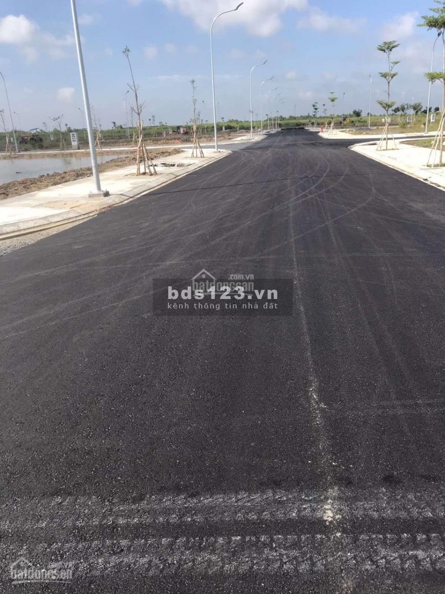 Cần bán 05 nền 80m2 dự án Hiệp Phước Harbour View. Giá 1,5 tỷ đã thanh toán 40%, sổ đỏ sở hữu lâu dài LH 0931118655