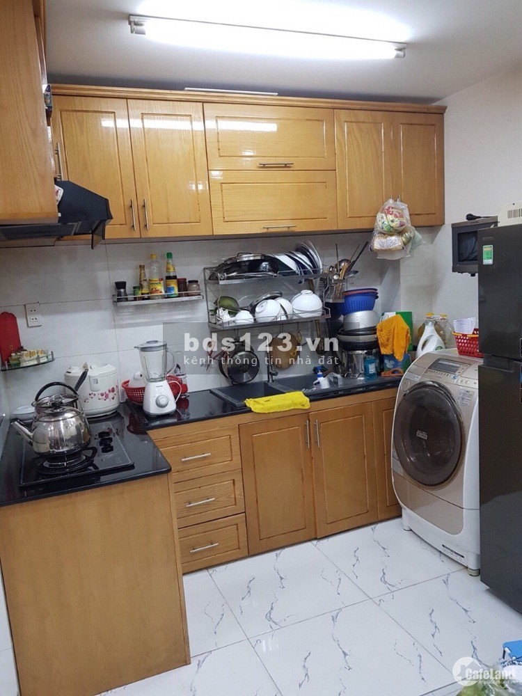 2.4 TỶ CÓ NHÀ 3 TẦNG 27M2, HẺM 3M, GẦN BIG C ÂU CƠ.