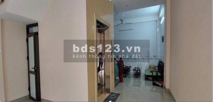Văn La - Hà Đông - Mặt Ngõ 8m - Ô tô tránh nhau - Có Vỉa Hè - Kinh Doanh Sầm Uất - Thang máy vù vù
