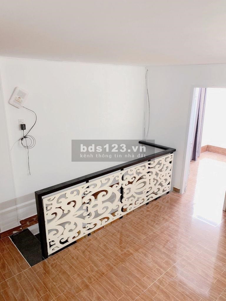 Cho thuê nhà NC 3.5x8, 4PN Nguyễn Trãi P2 Q5_10tr
