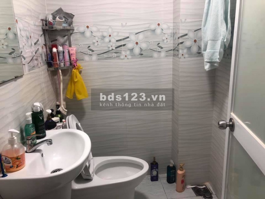 Bán nhà đường Nguyễn Trãi Quận 1, DT 30m, 2 tầng, Giá 4,1 tỷ.
