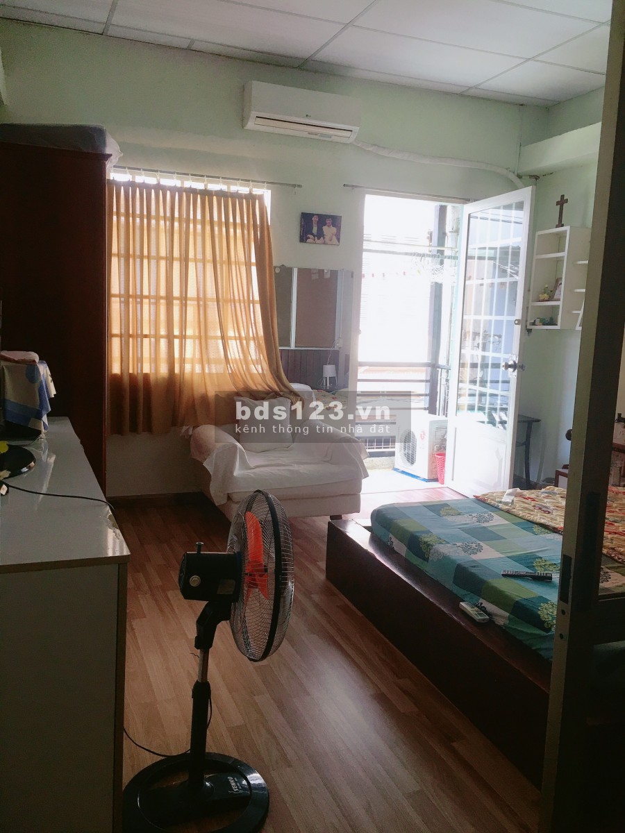 Bán nhà MTNB mới đẹp (4m x 12m) đường Lạc Long Quân, F.5, Quận 11.