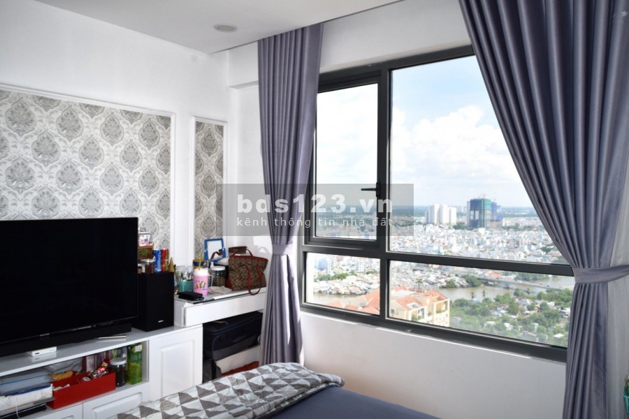 Cần bán căn hộ Gold View Quận 4 dt 80m2, 2PN, 2WC, giá sốc 3.850 tỷ bao hết
