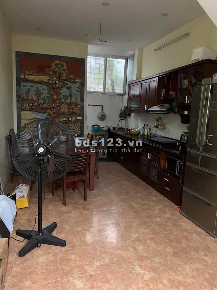 Bán nhà Ngõ 99 Nguyễn Chí Thanh. Phân lô Ô tô đỗ cửa. Diện tích 40m2, 4 tầng, giá chỉ 6.4 tỷ.