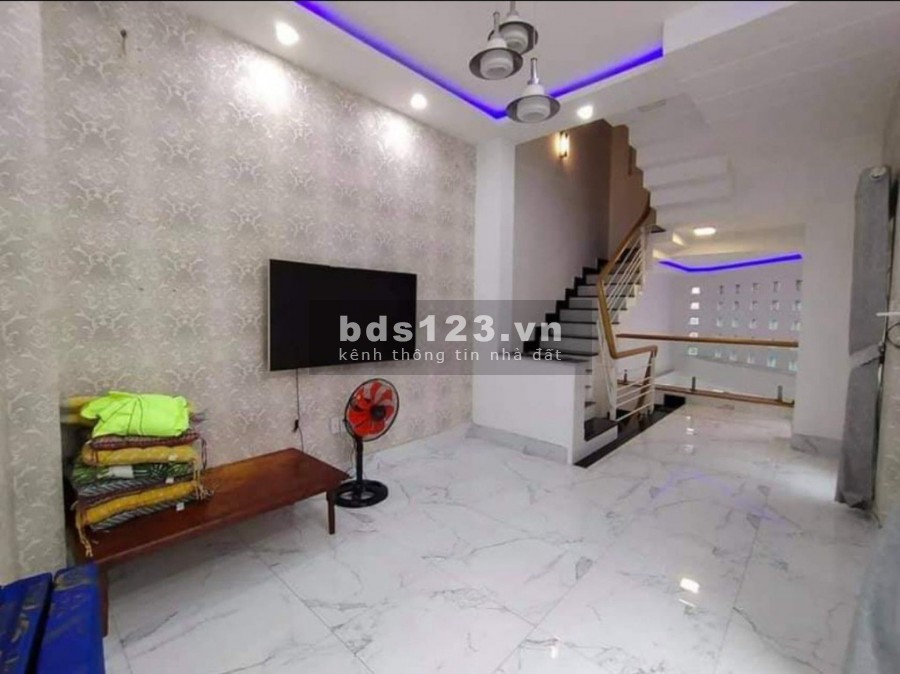 Bán Nhà Hẻm Hoà Hưng Quận 10, diện tích 47m2, 3 tầng & sân thượng, giá chỉ 4 tỷ 9.