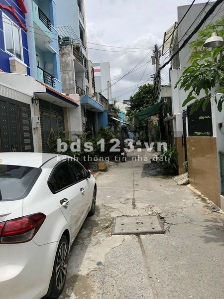 Nhà K300 góc 2 mặt tiền 4 tầng mặt tiền hẻm 8 mét 9 tỷ còn tl