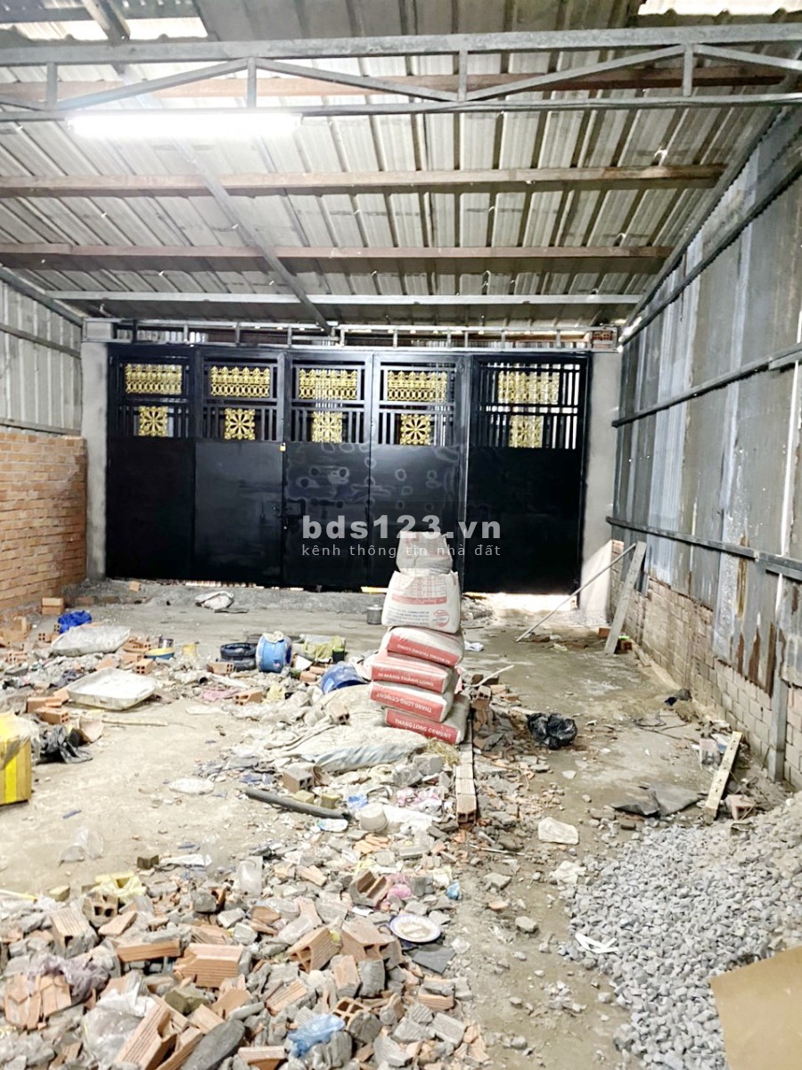 Cho thuê kho 6x25m mặt tiền đường (dưới chân cầu Xóm Củi) BH – Bình Chánh - LH: 0933862860 Sương