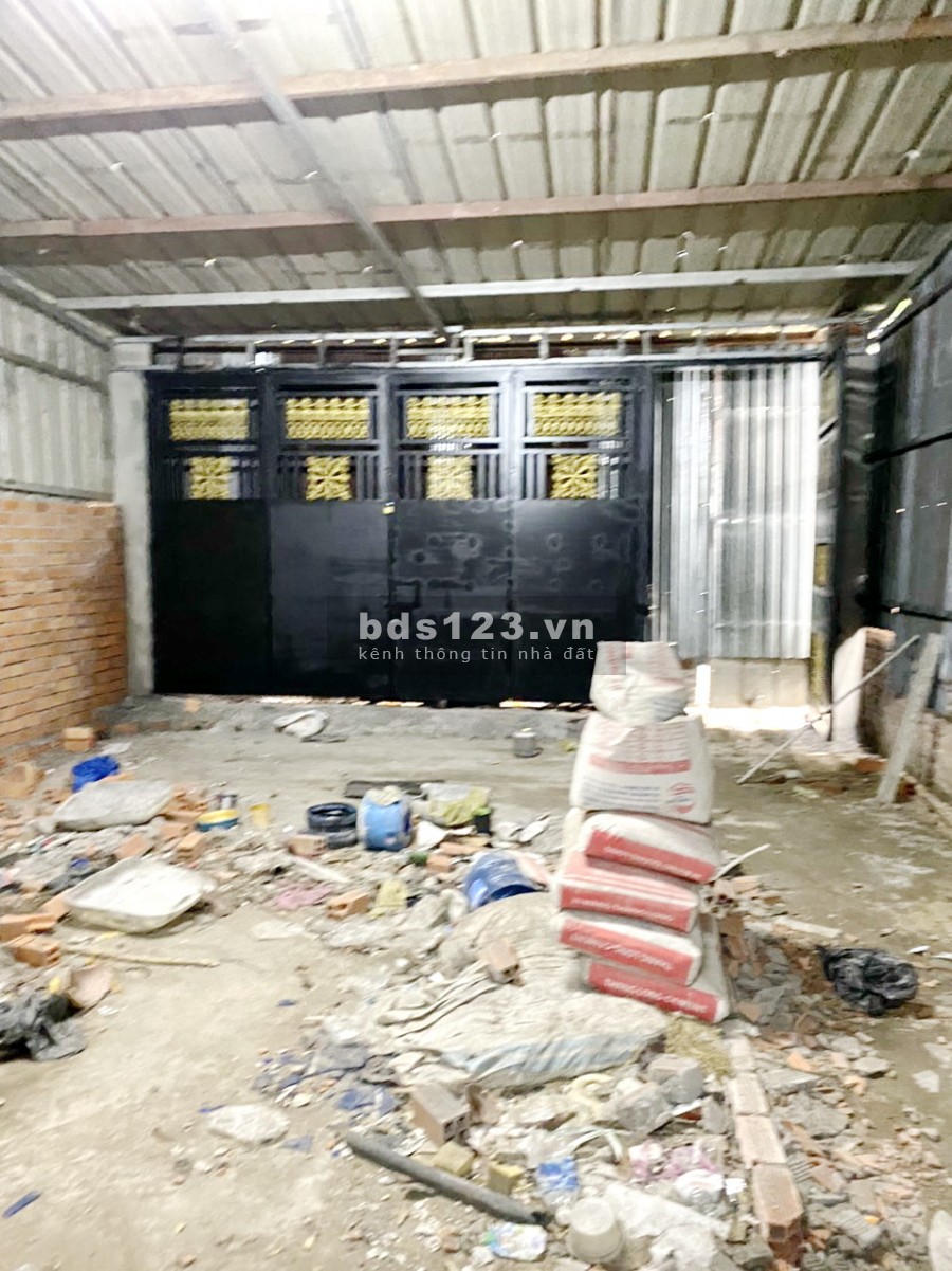 Cho thuê kho 6x25m mặt tiền đường (dưới chân cầu Xóm Củi) BH – Bình Chánh - LH: 0933862860 Sương