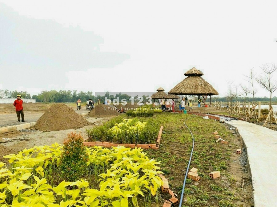Bán đất Long An 2 mặt tiền 80m2 940TR, trả trước 500TR chuyển nhượng