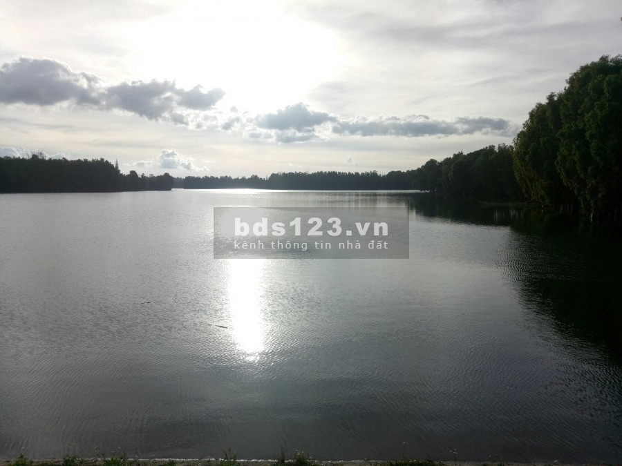 Cần tiền cho con đi Du Học bán gấp 600m2 view hồ sinh thái Nam phương, giá 670 triệu
