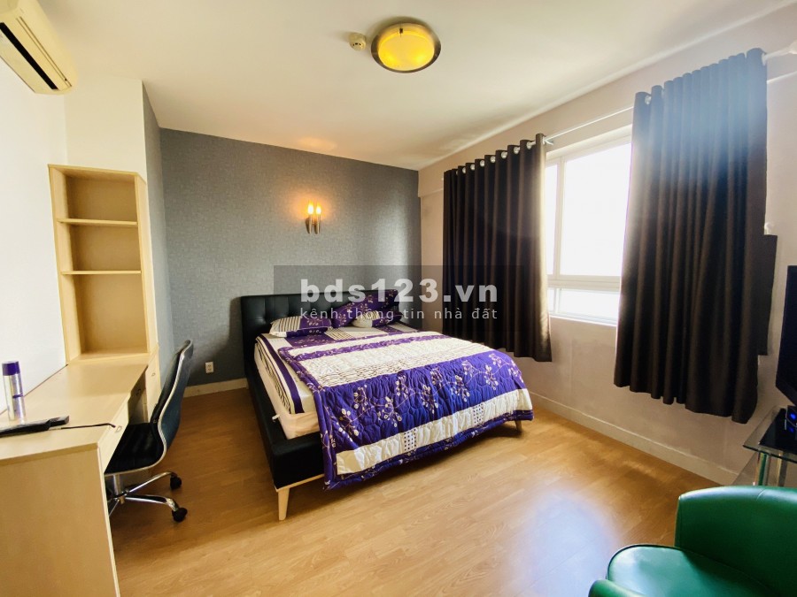 Cần bán gấp căn hộ cao cấp Hùng Vương Plaza , Quận 5, DT 132 m2,3 phòng ngủ