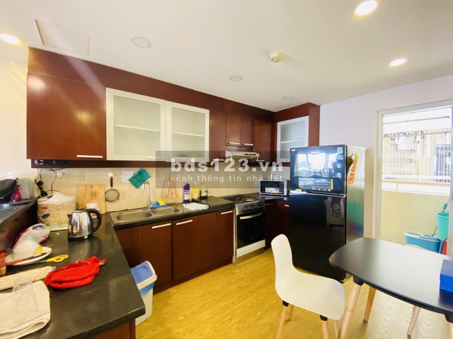 Cần bán gấp căn hộ cao cấp Hùng Vương Plaza , Quận 5, DT 132 m2,3 phòng ngủ