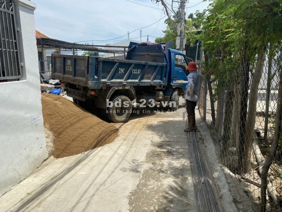 Bán nhà 2 tầng mới xây 3pn 4wc gần chợ Vĩnh Hải, Nha Trang giá rẻ LH 0788.558.552