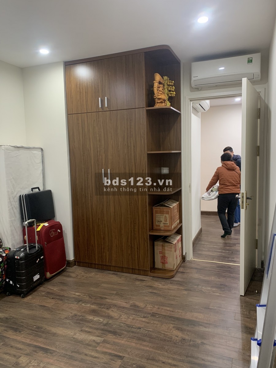 Cho thuê Chung cư GoldSeason 47 Nguyễn Tuân 2 ngủ full 11 triệu. Lh 0377983070