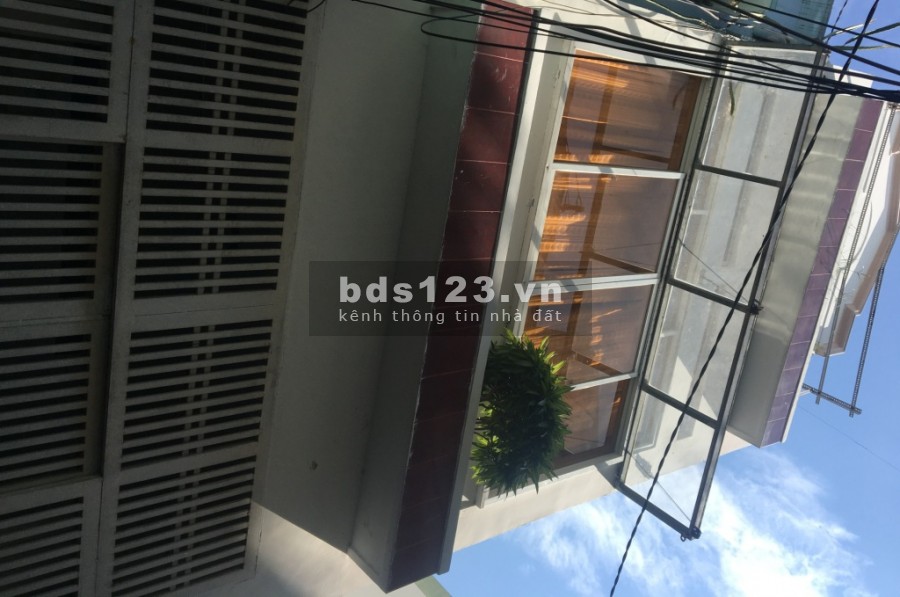 Bán nhà Quận 3, DT 50m2, Giá: 6,2 tỷ