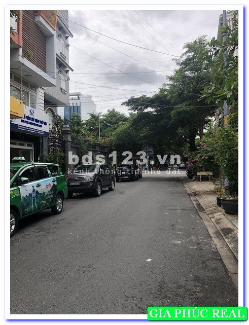 Cần cho thuê nhà 303/39 TÂN SƠN NHÌ P.Tân Sơn Nhì dt 4x20m Cấp 4. Giá 10 triệu/th