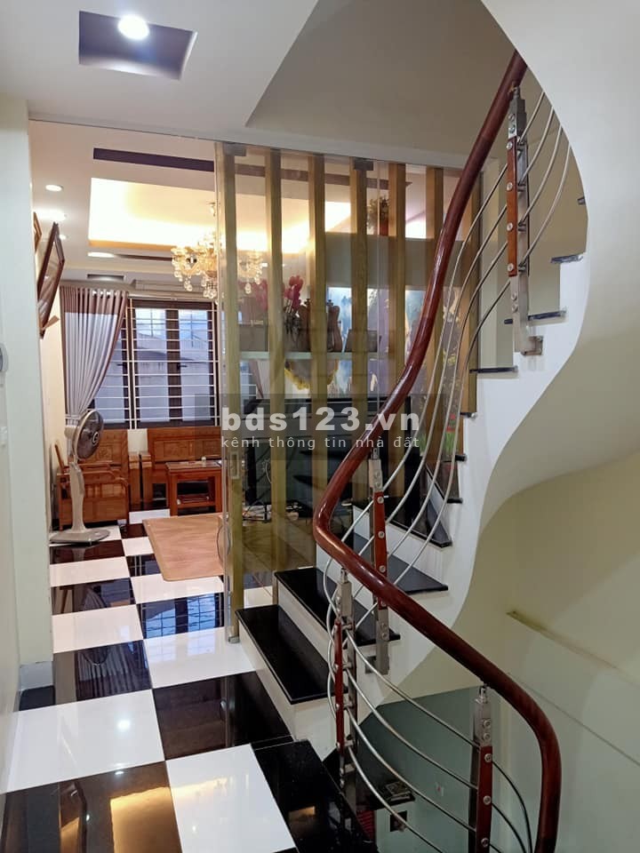 BÁN NHÀ GIẢNG VÕ 45M2 5 TẦNG CHỈ 5XTY