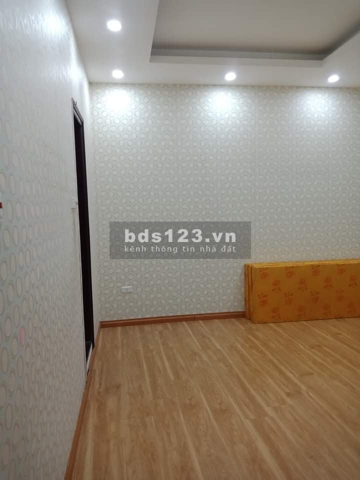 Nhà riêng ngõ thông 50m Ô tô đỗ cửa Hoàng Mai MT rộng có 3.5 tỷ.