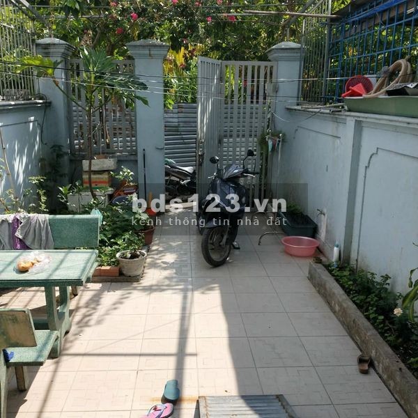 Nhà 2 lầu đường 160 Lã Xuân Oai-Q9-42tr/m2