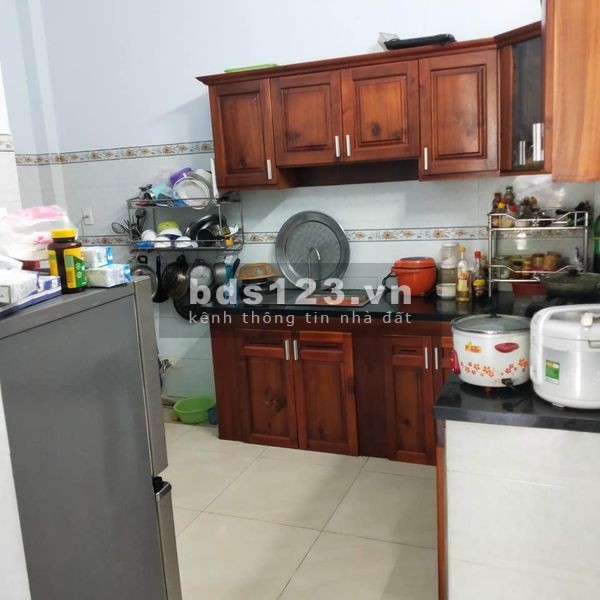 Nhà 2 lầu đường 160 Lã Xuân Oai-Q9-42tr/m2
