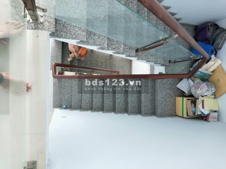 Nhà 2 lầu đường 160 Lã Xuân Oai-Q9-42tr/m2