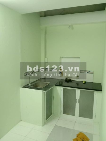Nhà cấp 4 gần sân banh 185/ 52m2/ở ngay không sửa