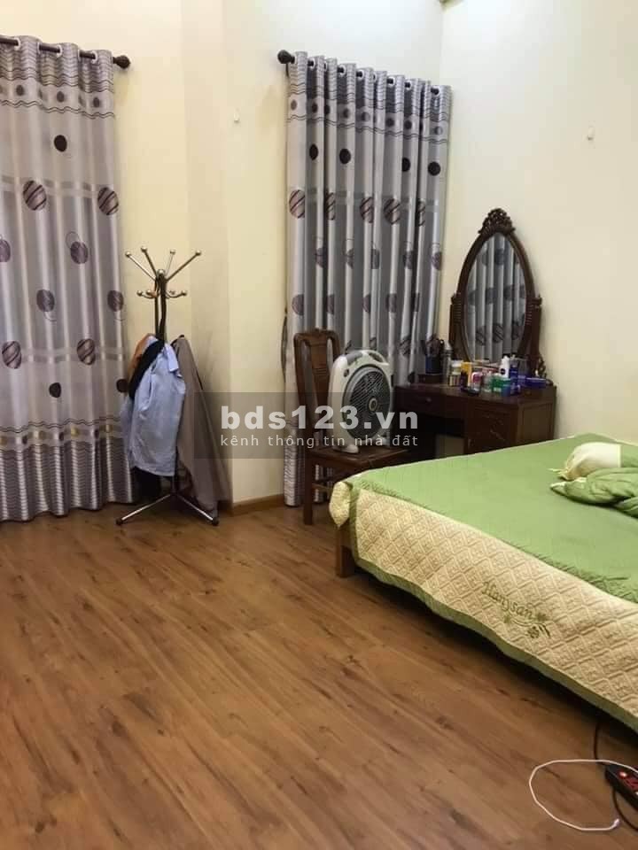 NHÀ ĐẸP DÂN XÂY PHỐ LỤA HÀ ĐÔNG 40M 4 TẦNG CHỈ 2.82 TỈ LH 0942861188