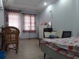 Cần tiền bán gấp giá rẻ nhà MT Minh Phụng, Quận 6, 1 lửng, 4 lầu, sân thượng