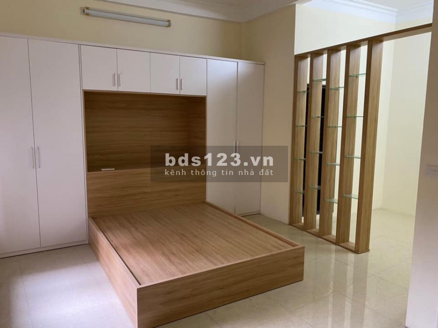 Bán nhà 189 Hoàng Hoa Thám, Ba Đình 48m2 x 5 tầng, mặt tiền 6.2m giá 3.8 tỷ, cách ô tô 10m