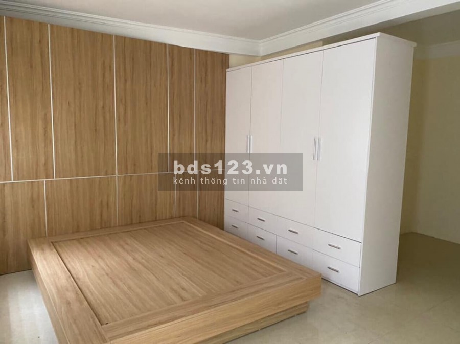 Bán nhà 189 Hoàng Hoa Thám, Ba Đình 48m2 x 5 tầng, mặt tiền 6.2m giá 3.8 tỷ, cách ô tô 10m