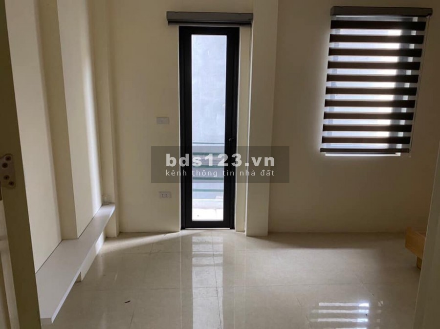 Bán nhà 189 Hoàng Hoa Thám, Ba Đình 48m2 x 5 tầng, mặt tiền 6.2m giá 3.8 tỷ, cách ô tô 10m