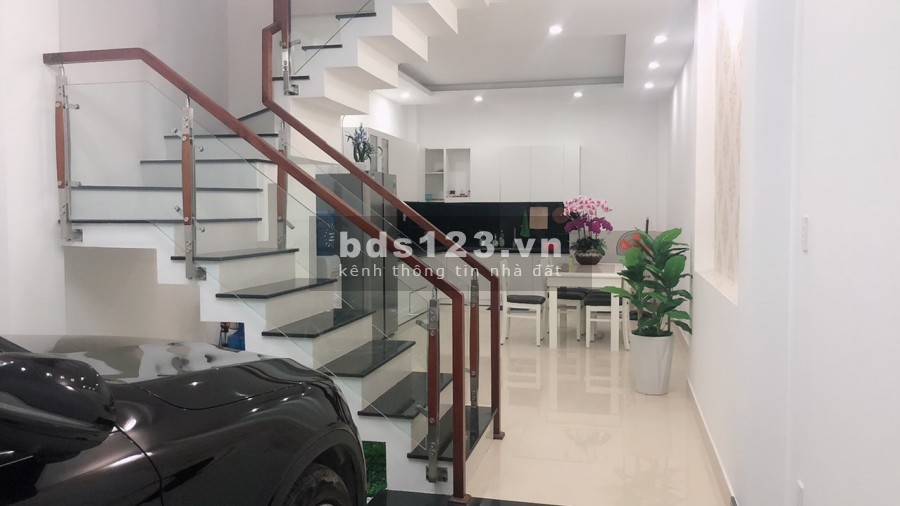 Bán Nhà Nguyên Căn 1 Trệt 3 Lầu Full Nội Thất Giá 4ty950