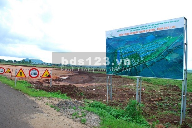 Đất nền KCN Nam Pleiku, 350tr/300m2 thổ cư đầy đủ.
