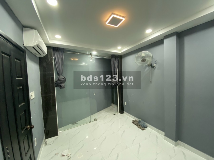 Cần cho thuê trước tết nhà 1 trệt 3 lầu ST, DT 3.5x6.5m, hẻm ô tô Huỳnh Văn Bánh, P. 11, Phú Nhuận