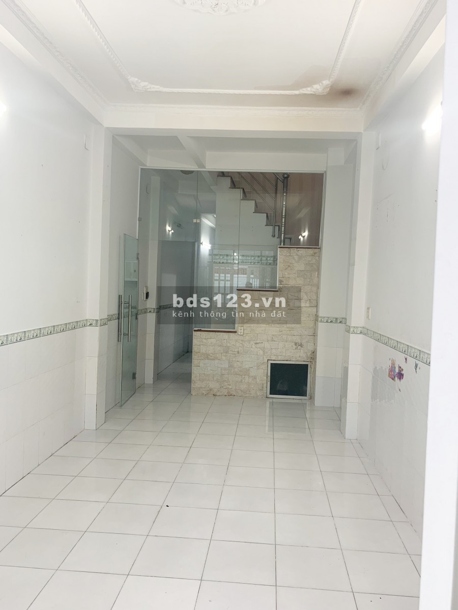 Bán nhà 1 lầu MT hẻm 230 Tôn Đản, Phường 8, Quận 4