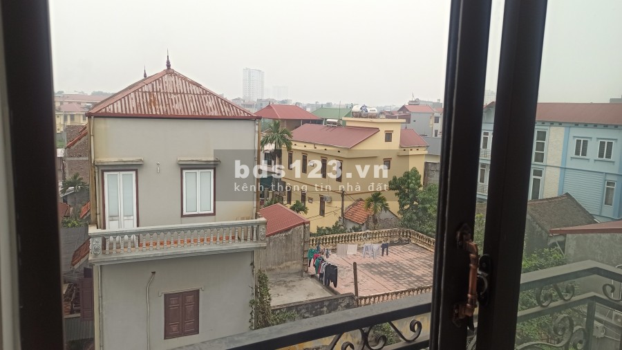 Bán nhà ô tô đỗ cách 15m Xây 4 Tầng, 4 phòng ngủ, hai mặt thoáng nhỉnh 2 tỷ