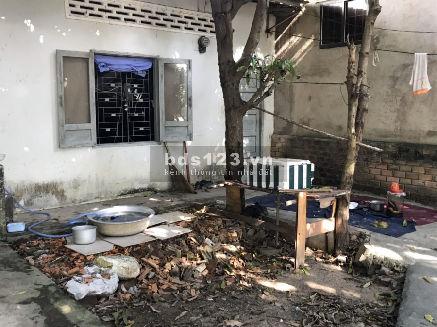 Chính chủ bán gấp nhà c4 100m2 hẻm ô tô đường Đô Lương giá 980 triệu