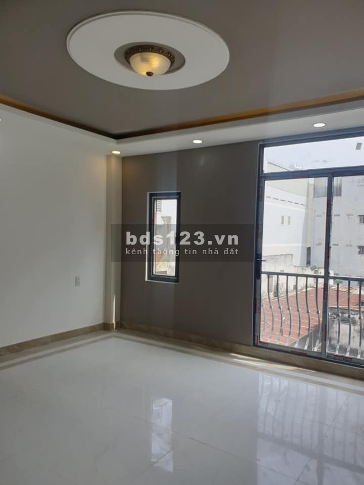 Bán nhà HXH đường Lạc long Quân P 10, Tân Bình, DT 47m, ngang khủng 4,7m. Giá 4,7 tỷ.