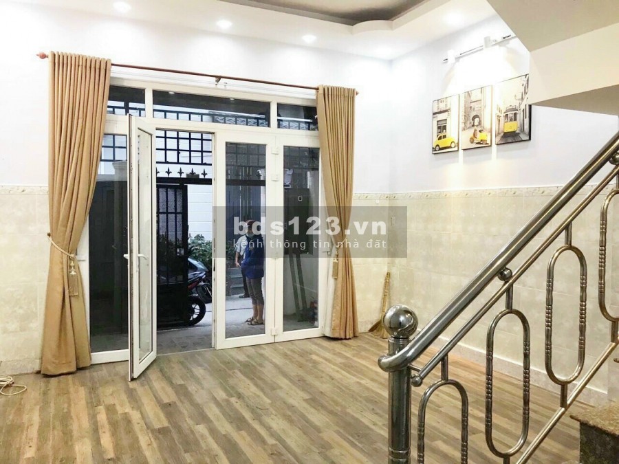 Nhà 4 tầng, xe hơi đỗ cửa. Cạnh Phố Nướng Tân Sơn Nhì. 4.9 tỷ