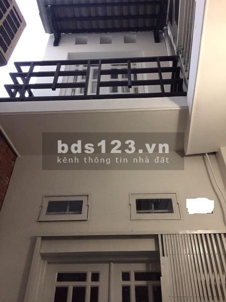 CHỈ 2.7 TỶ 28M2- NGUYỄN HỮU CẢNH, P22, BÌNH THẠNH, GIÁP QUẬN 1