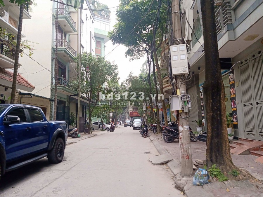 Bán nhà phố Hoàng Quốc Việt, phân lô, ô tô, 77m2, MT 6m, 10.5 tỷ.