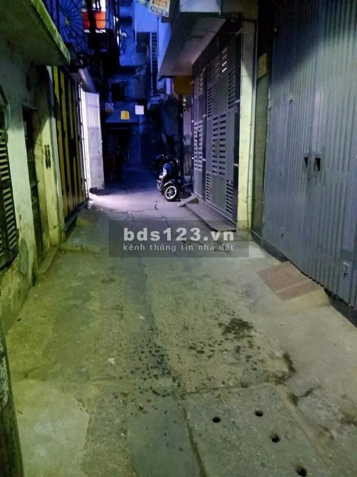 Bán Nhà Quận 10, diện tích 43m2, 4 tầng, giá chỉ 4 tỷ 950 - Sát hẻm xe hơi.