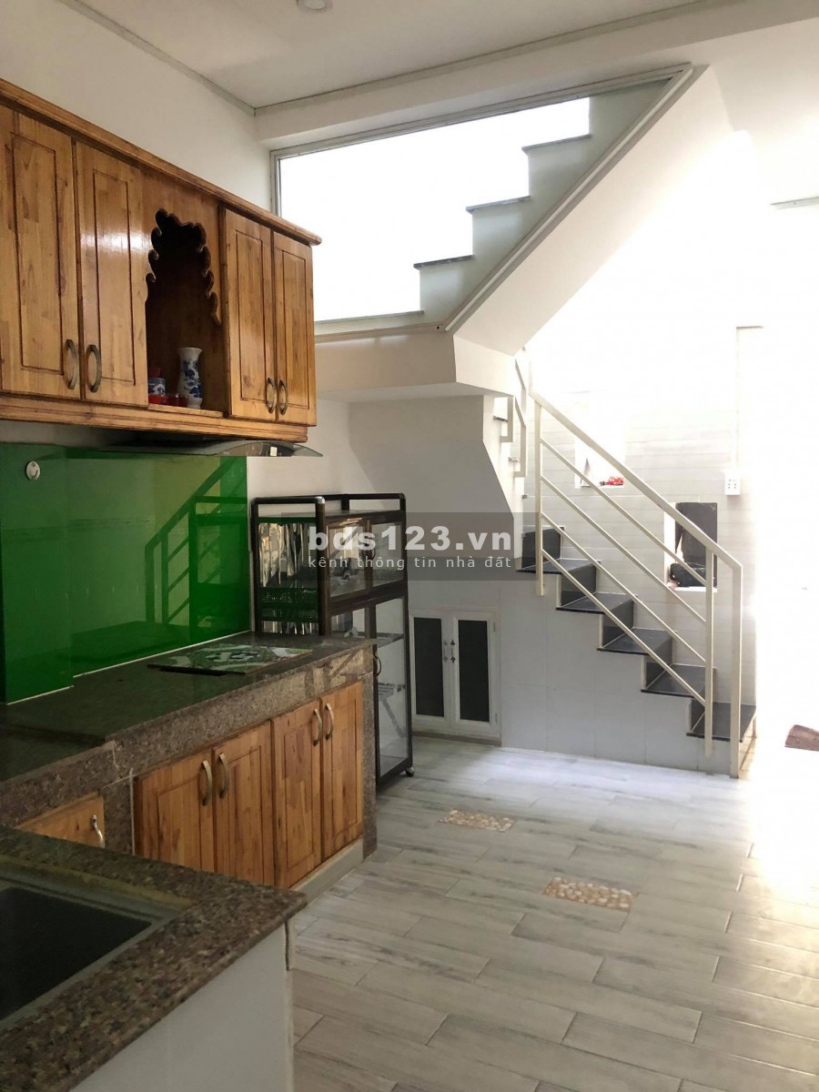 - Bán gấp nhà Sơn Kỳ, Tân Phú xe hơi đổ cửa, giá đầu tư. Diện tích 45m2.